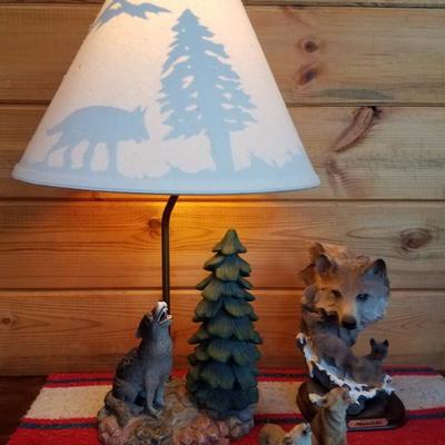Lot-B71 4 Pc Naturalistic Wolf Decor & Lamp Lot