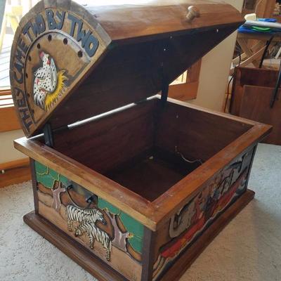 Lot-B5 Handmade Painted Noah's Ark Themed Wooden Chest/Box