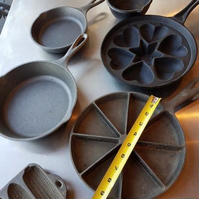 Lot-B4 7 Pc Cast Iron Cornbread Frying Pans Mixed Lot