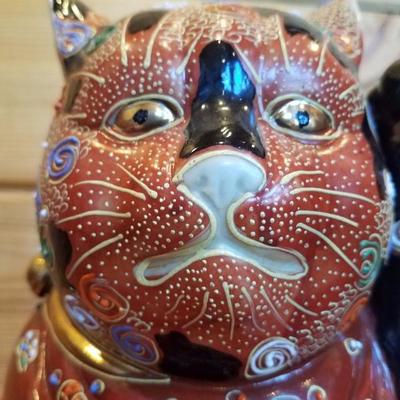 Lot-A14 Asian Porcelain Lucky Cat w/ Stand Andrea by Sadek
