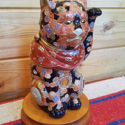 Lot-A14 Asian Porcelain Lucky Cat w/ Stand Andrea by Sadek
