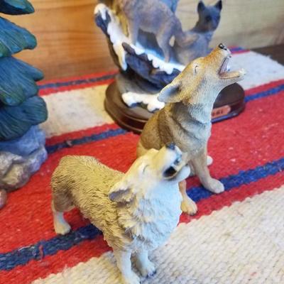 Lot-B71 4 Pc Naturalistic Wolf Decor & Lamp Lot