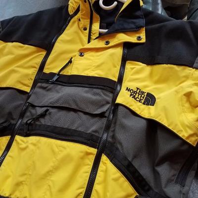 Lot-C25 Men's Large Black & Yellow North Face Full Body Ski Suit