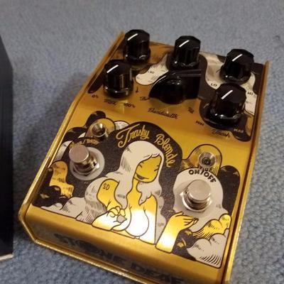 Lot-F24 Stone Deaf Trashy Blonde Foot Pedal
