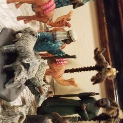 Lot-C5 21 Pc Enesco Nativity Set Mahogany Miracle 1997