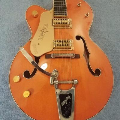 Lot-F11 6120 Left Hand Gretsch Nashville Bigsby Guitar w/ Case