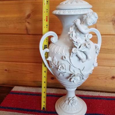 Lot-B46 Large Ardalt Impero Biaco Italian Cherub Porcelain Vase
