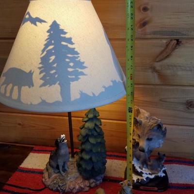Lot-B71 4 Pc Naturalistic Wolf Decor & Lamp Lot