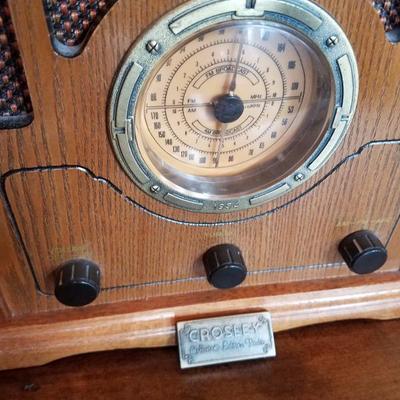Lot-E12 Crosley Collectors Edition Cassete/Radio Counter Top Player #528