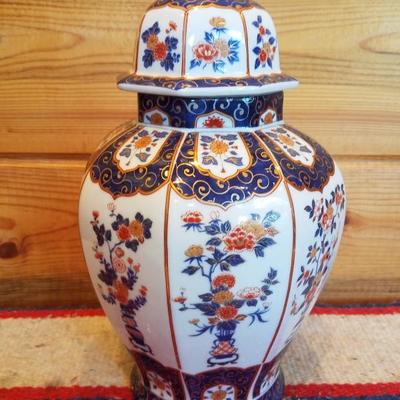 Lot-A12 Oriental Porcelain Ginger Jar Japan Decorative