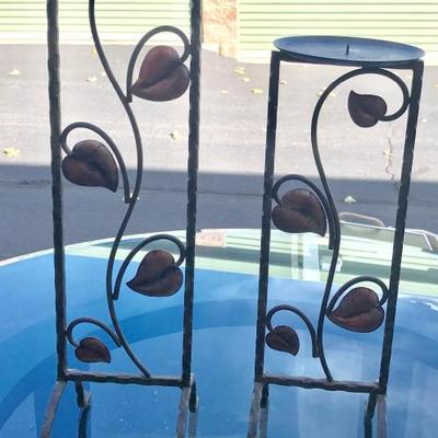 Set 2 candle holders 