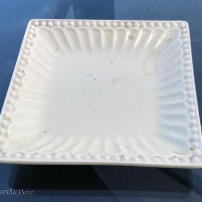 White bathroom lot towels and soap dishes 11 pc
