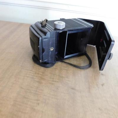 Compco Reflex 1 Six Twenty Camera | EstateSales.org