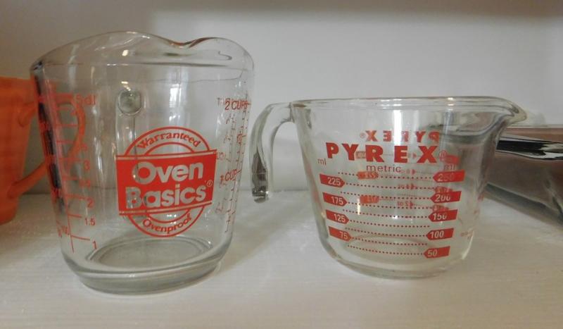 Set of Pyrex and Anchor Measuring Cups | EstateSales.org