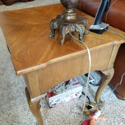 Thomasville End Tables Pair Matching Set of 2