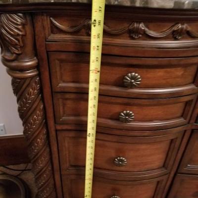 Immaculate Wood Bedroom Dresser