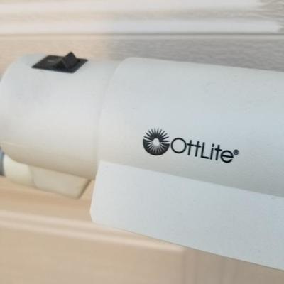 OTTLITE Sewing Lamp Light w/ Magnifying Glass