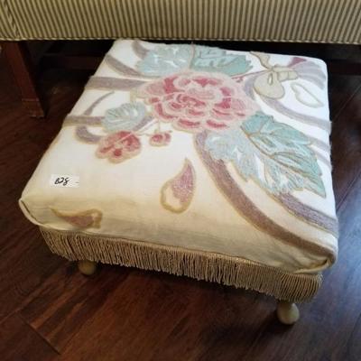 Vintage Floral Pattern Padded Ottoman