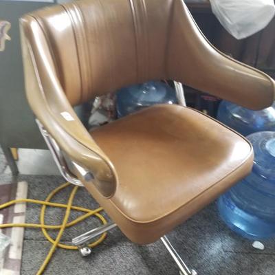Rolling Vinyl Office Chair B-3