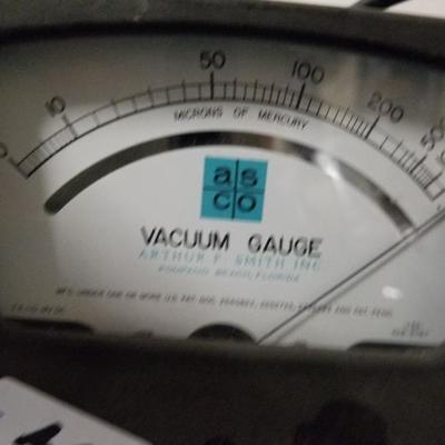 Arthur F. Smith Inc. Vacuum Gauge 