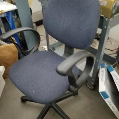 Blue Fabric Armed Rolling Chair A-76