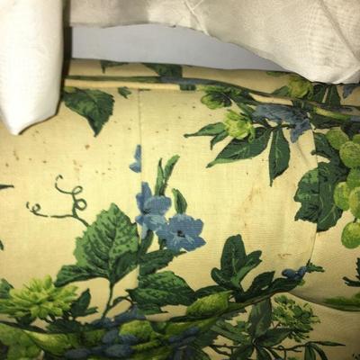 Vintage Floral Chair with Rug and Massager