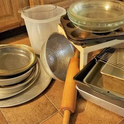 Baking Pan Collection with Pin
