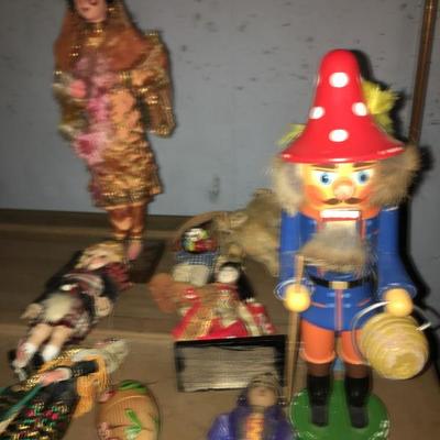 Dolls with Nutcracker