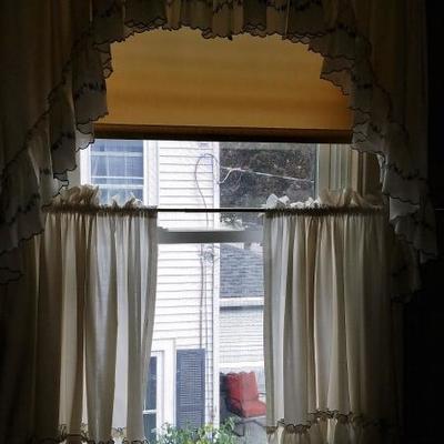 CafÃ© Curtains Two Pairs - Lot # 226 