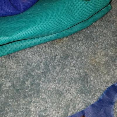 (2) Throw Rugs Three Reusable Bags & Bedding - Lot # 229