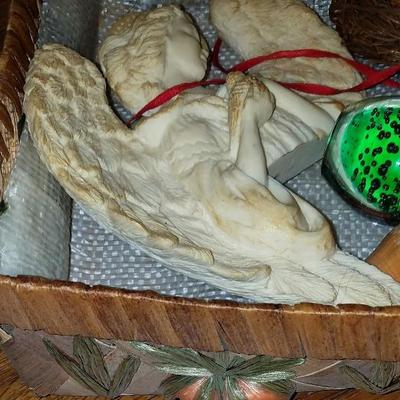 Misc. Decor in Basket #92