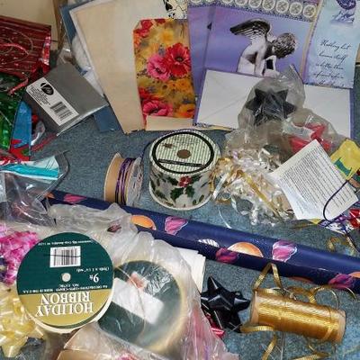 Holiday Under Wraps - Lot # 225