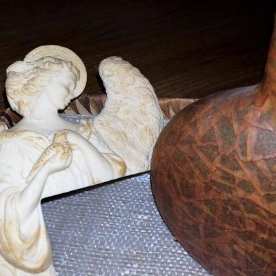 Misc. Decor in Basket #92