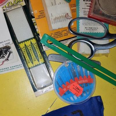HUGE Sewing Lot Carry Sewing Bag and Whatnots -Lot #237 