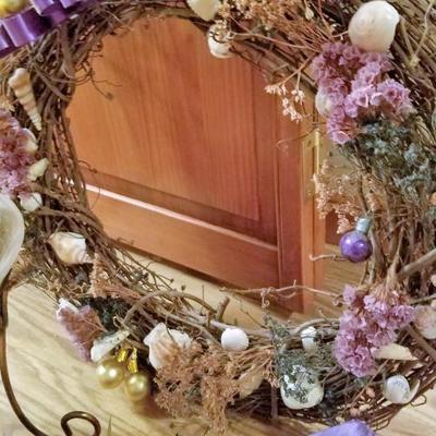 Holiday Decor Candles Ornaments Wreath Lot #82 