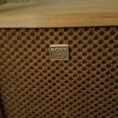 Turntable, VCR And Speakers - Lot # 222 