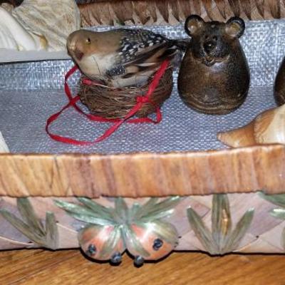 Misc. Decor in Basket #92