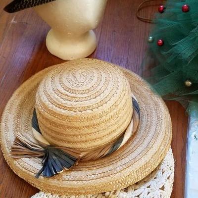 Are You In? Holiday Decor - Lot # 217 