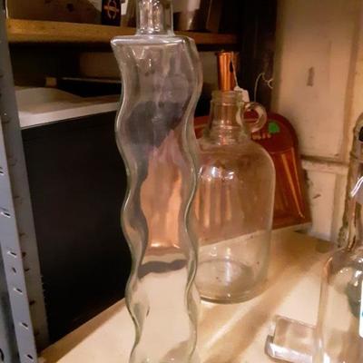 Wavy glass jar 