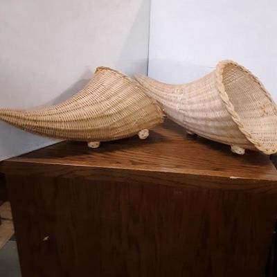 Wicker acorn
