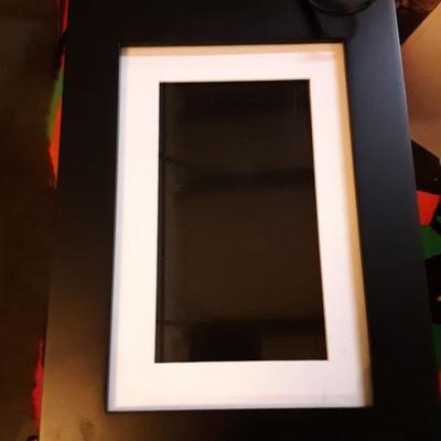 Digital picture frame