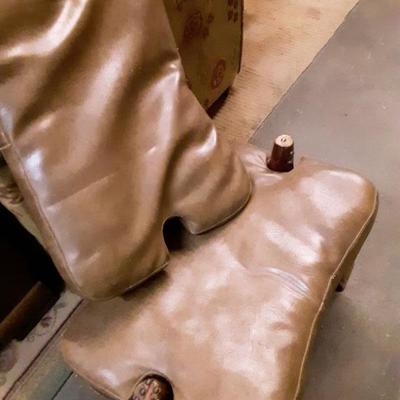 Camel Saddle