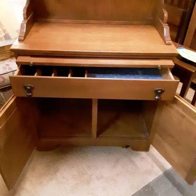 Buffet Hutch