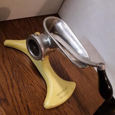 Meat grinder