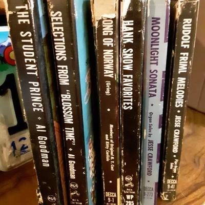 Set of 6 - 45s vinyl records