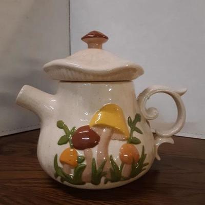 Tea pot