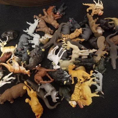 Noahs Arc & Tons Of PVC Like Animals - #41-A