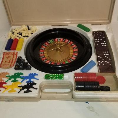 Vintage Sears GAME CASE Roulette Checkers Horse Racing Gambling Games #129-A