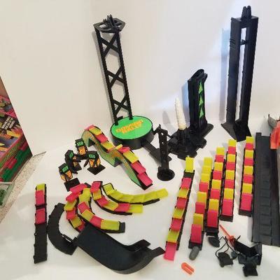 Domino Rally NEON SUPER DELUXE SET Pressman 1990 Hours Of Fun #130-A