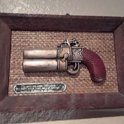 THE OVER UNDER FLINT LOCK PISTOL REPLICA 